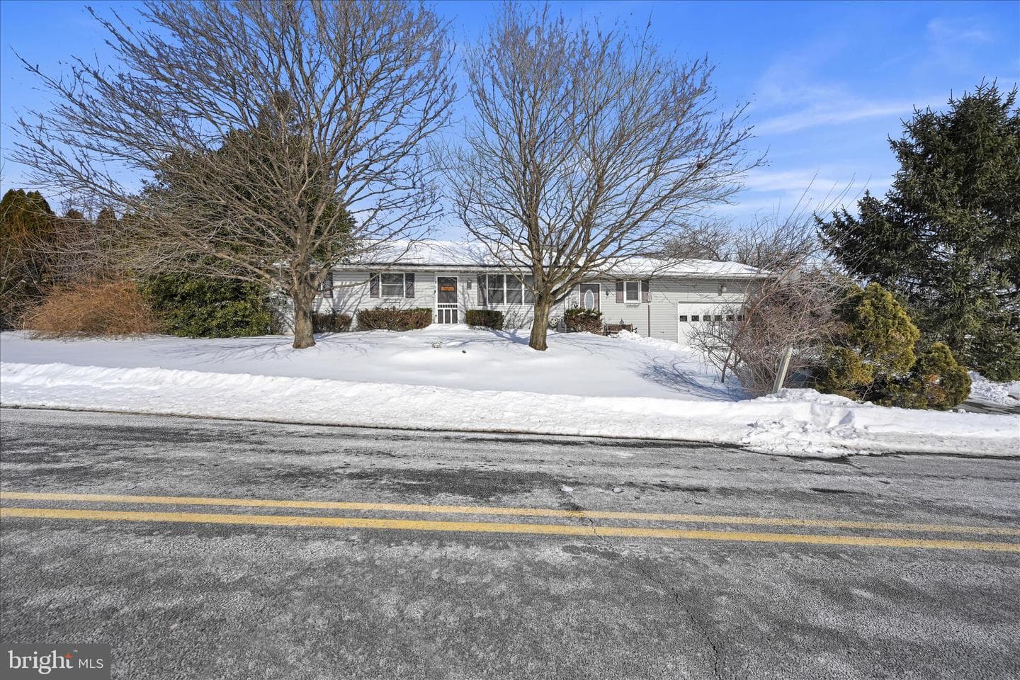 512 School Drive photo 2
