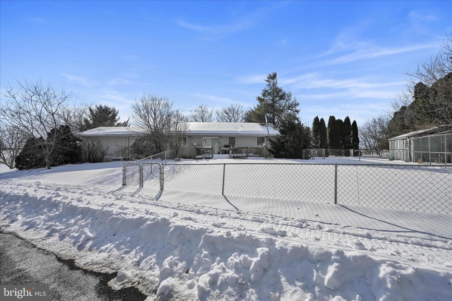 512 School Drive photo 31
