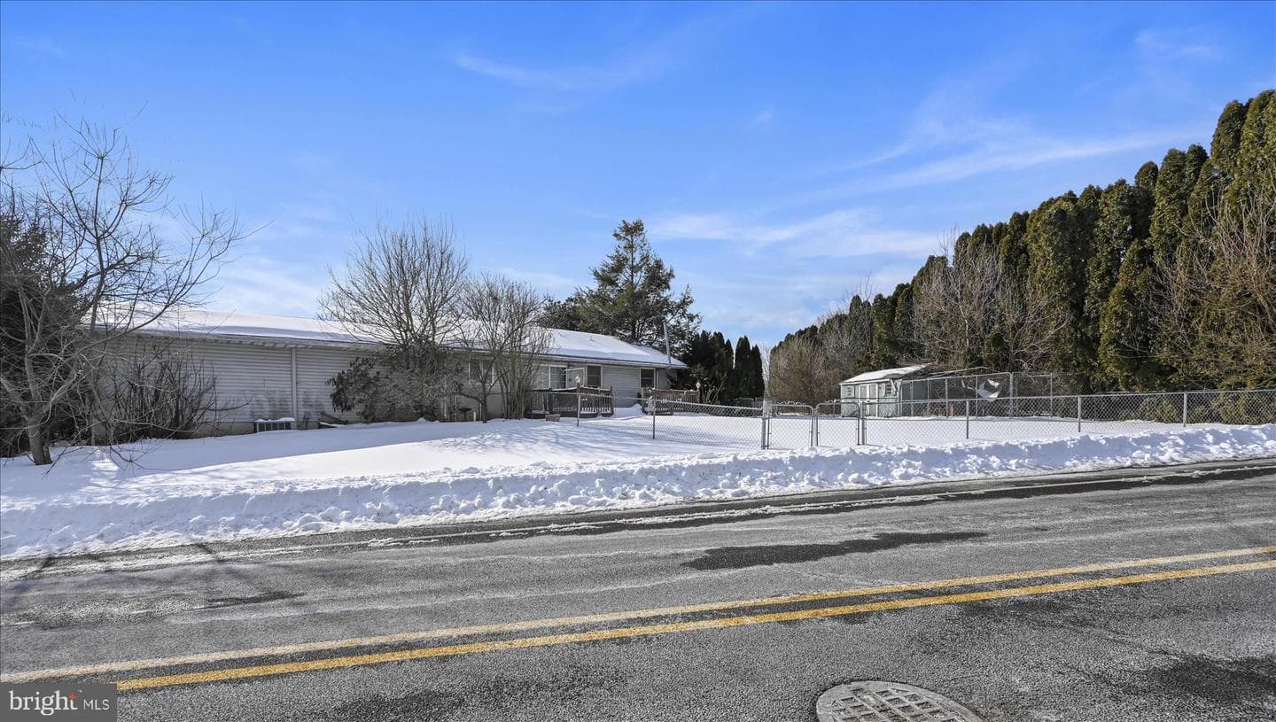 512 School Drive photo 32