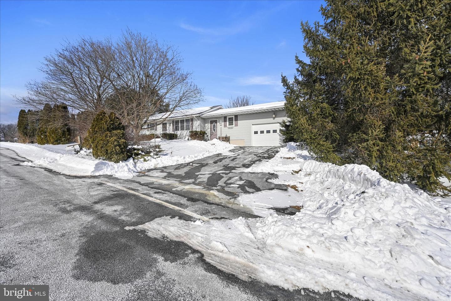 512 School Drive photo 6