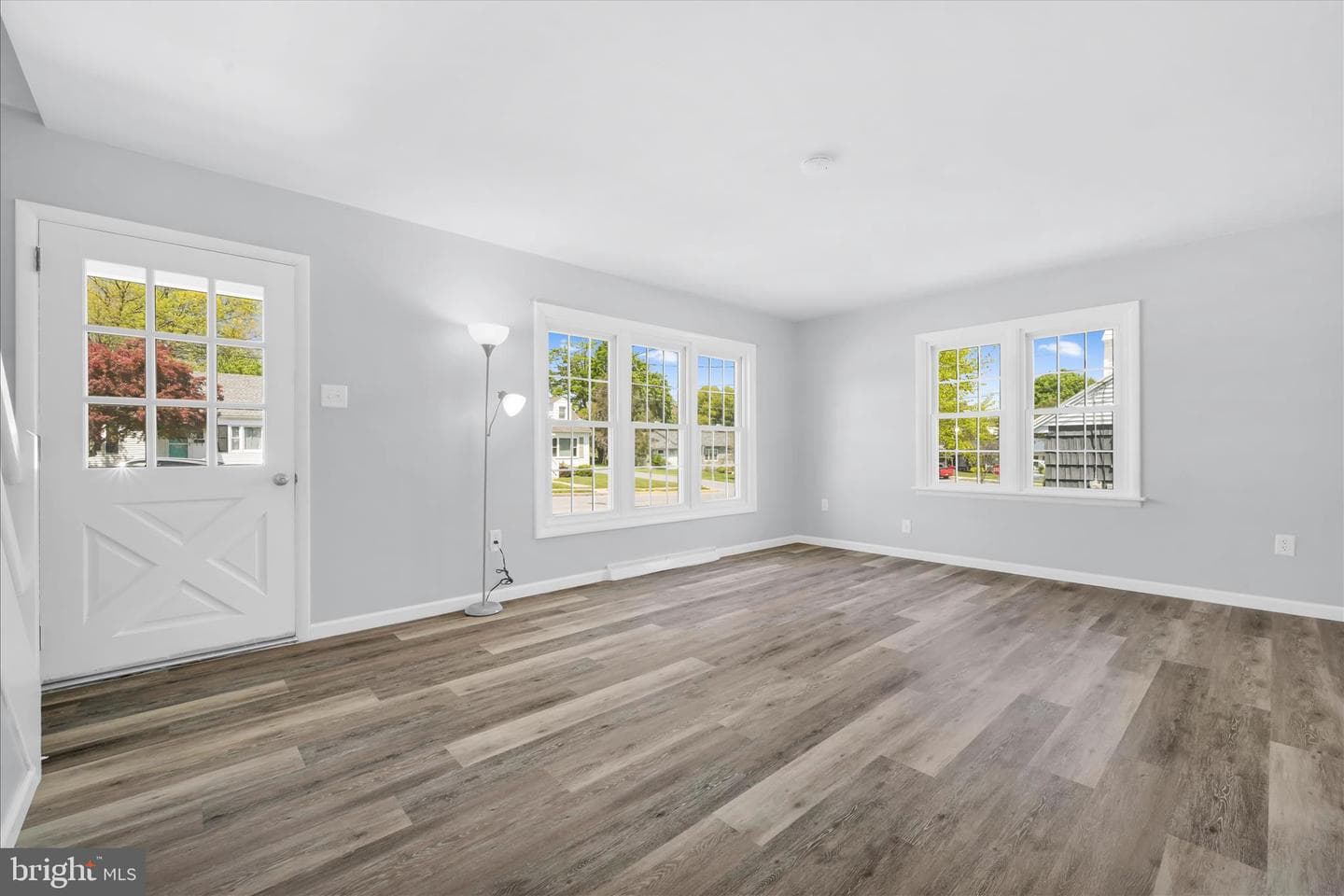 538 W Locust Street photo 11