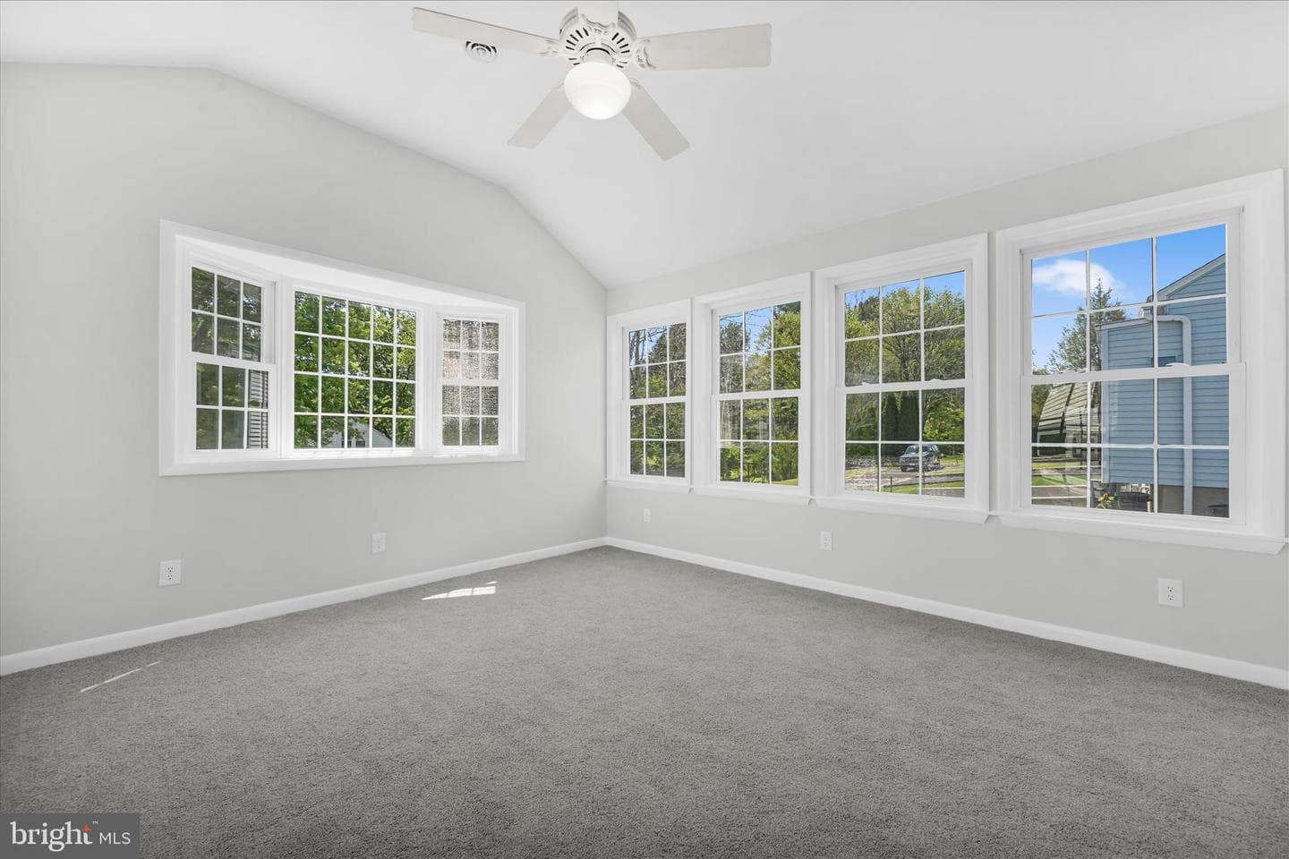 538 W Locust Street photo 15