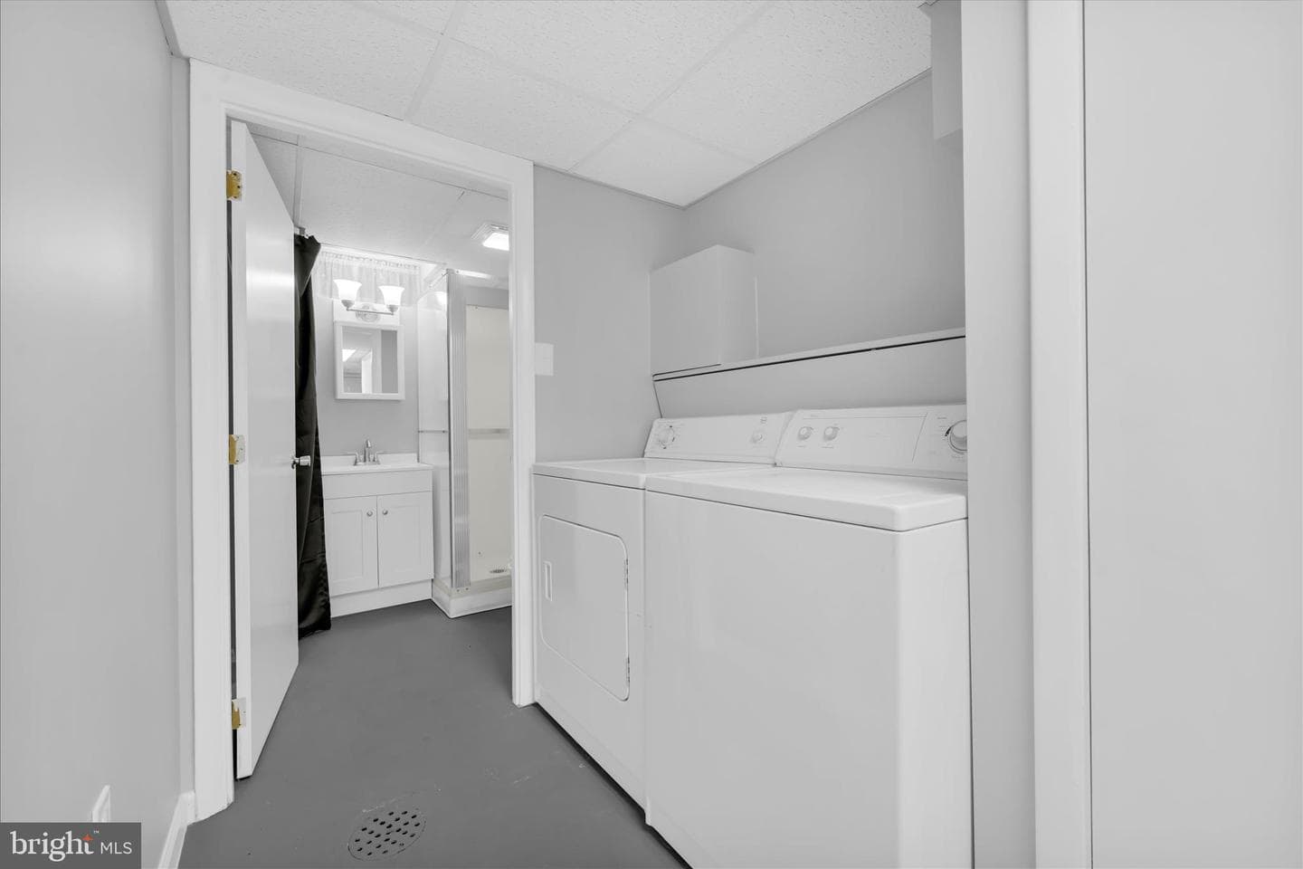 538 W Locust Street photo 25