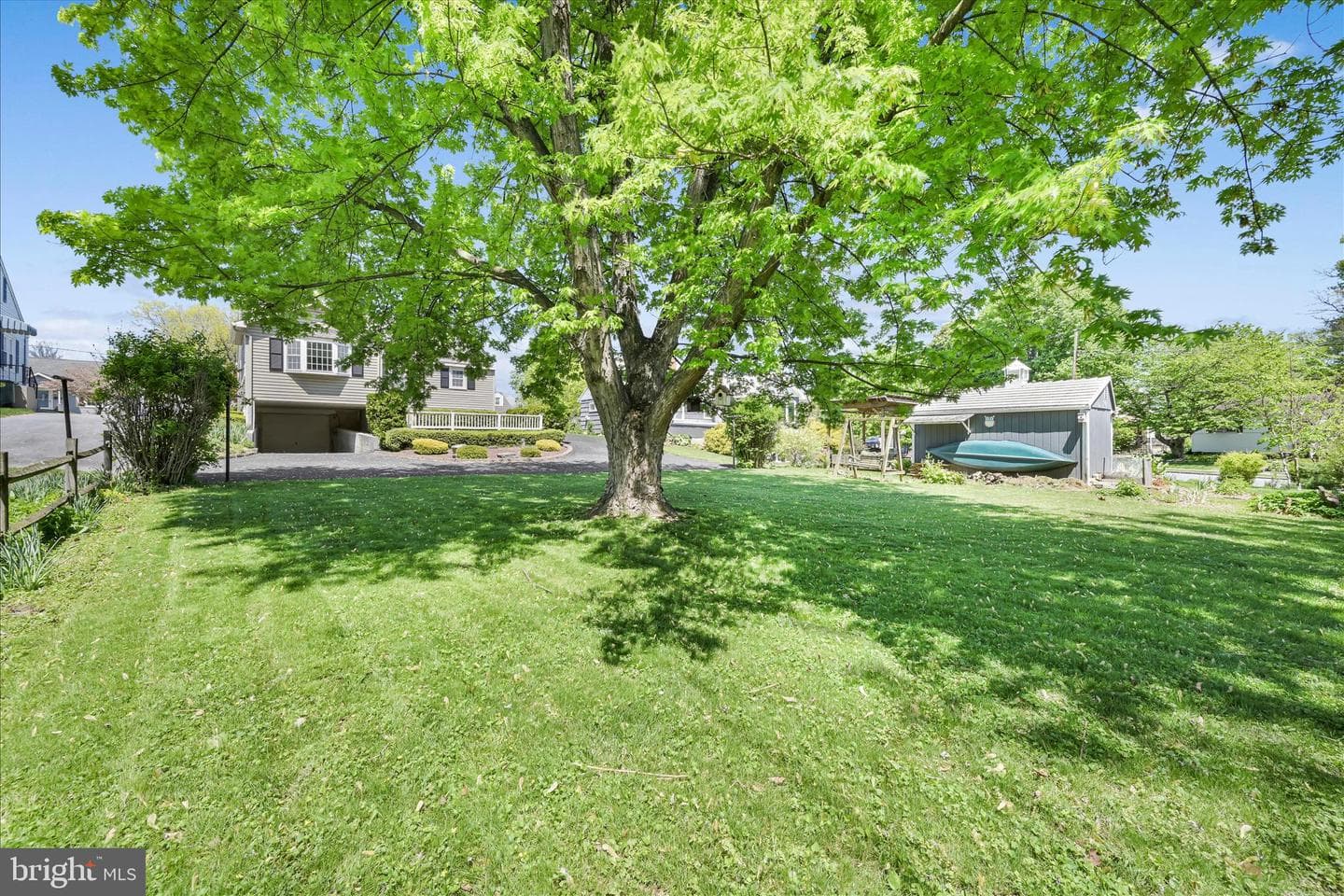 538 W Locust Street photo 33