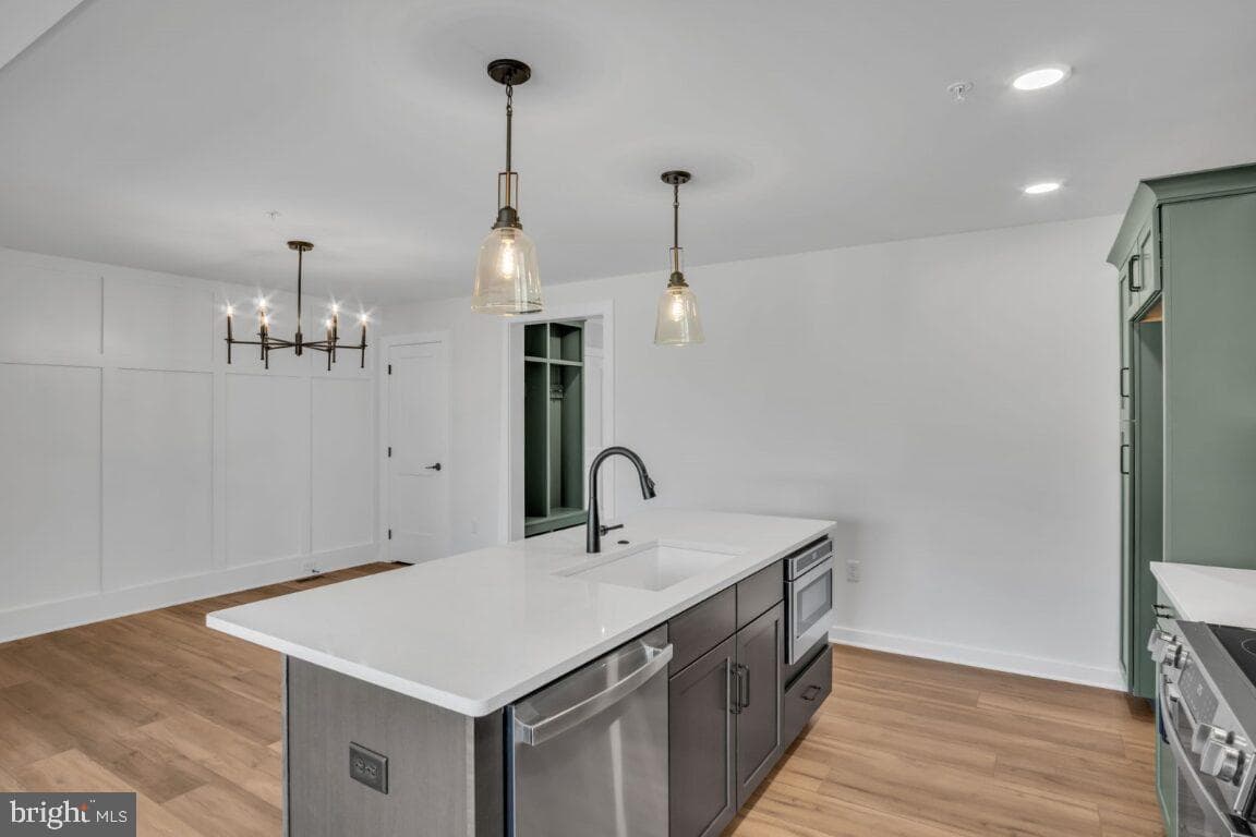 102 Candler Way photo 5