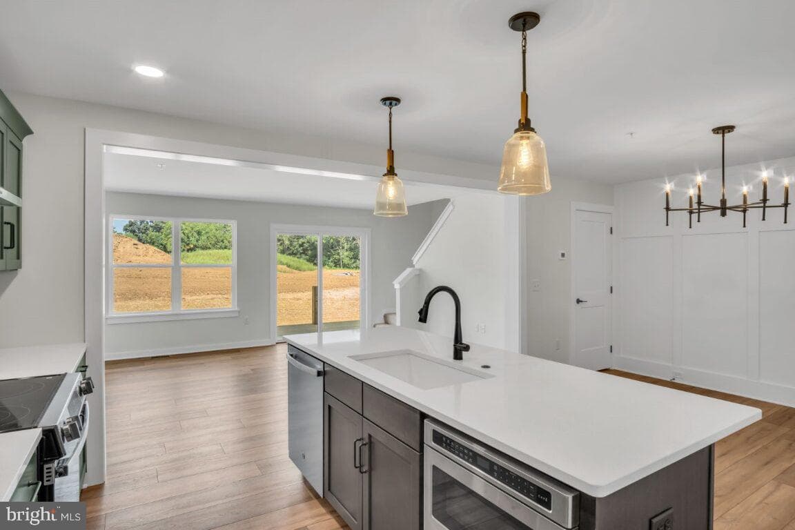 102 Candler Way photo 8