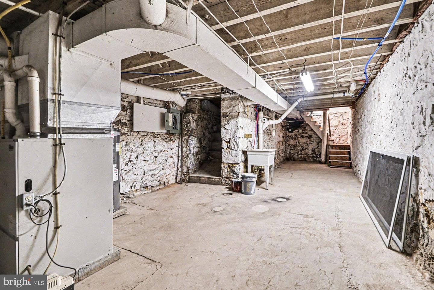 214 Chestnut Street photo 35