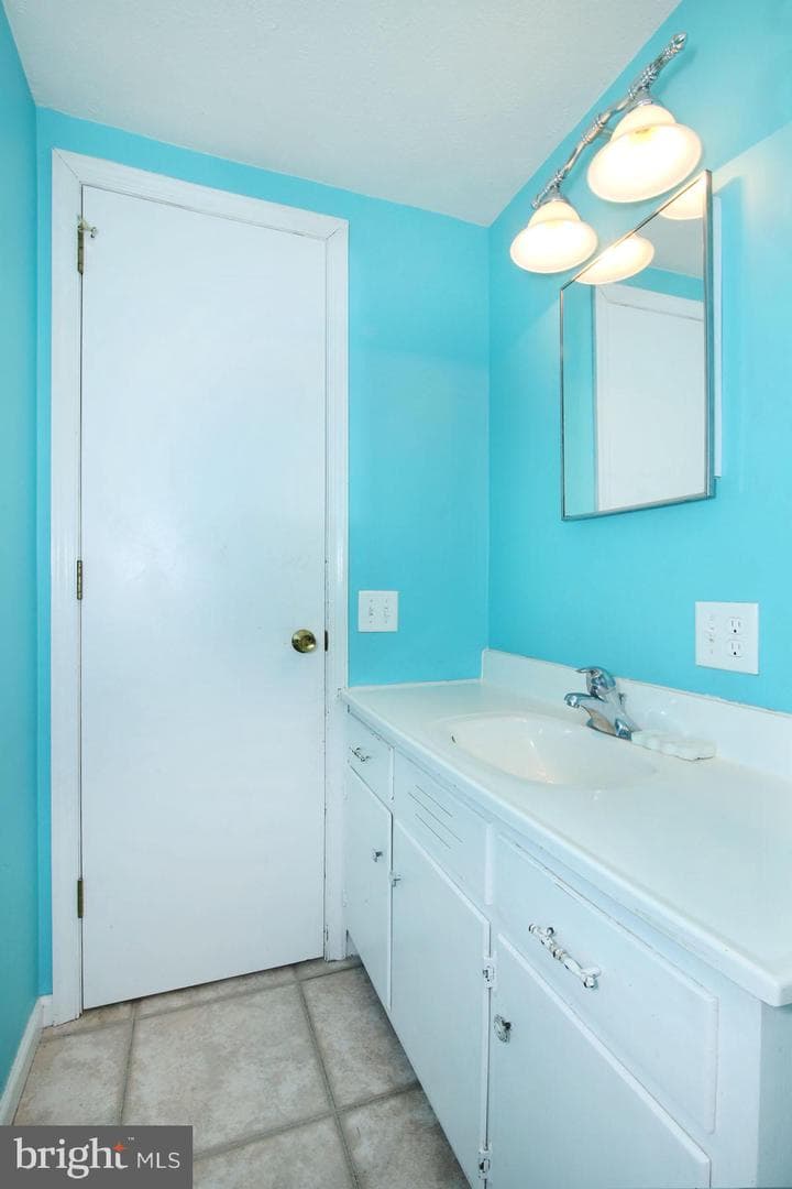 2 N Willow Street photo 36