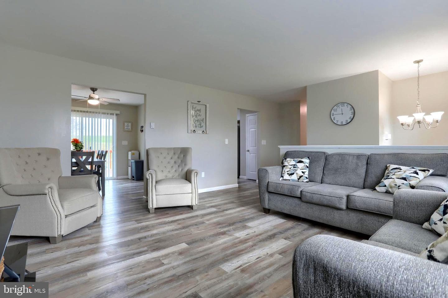447 Beagle Road photo 11