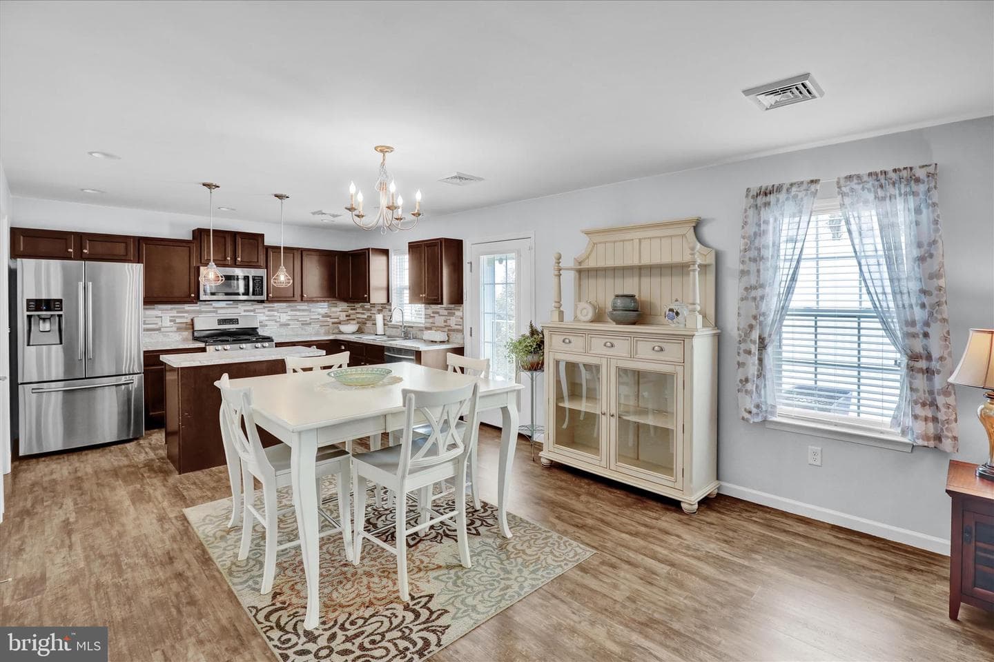 924 Sweetbay Ln photo 11