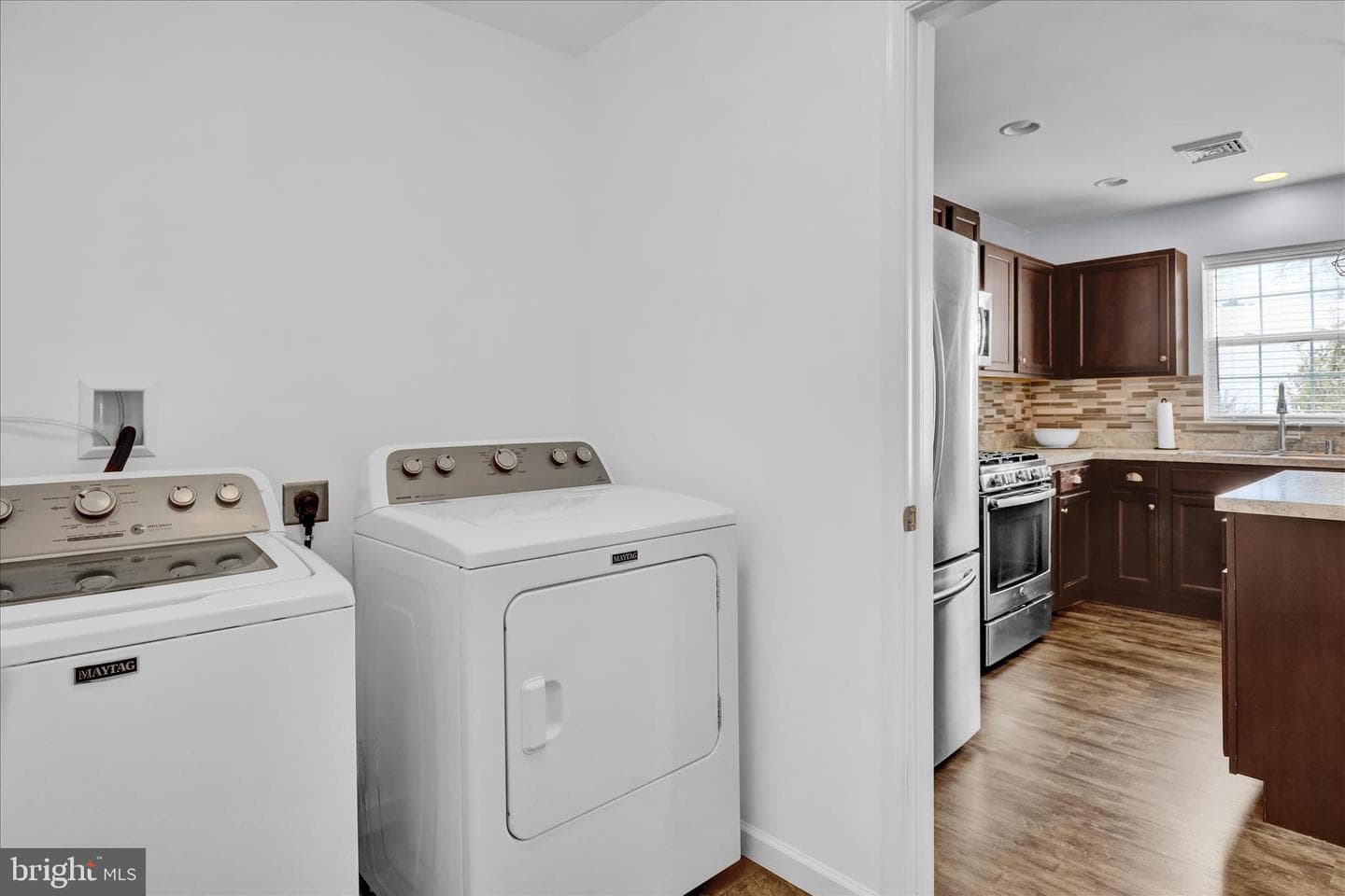 924 Sweetbay Ln photo 18