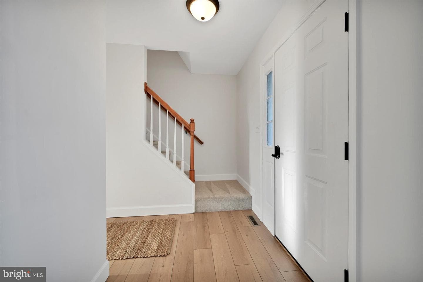 10 Georgie Lane photo 6