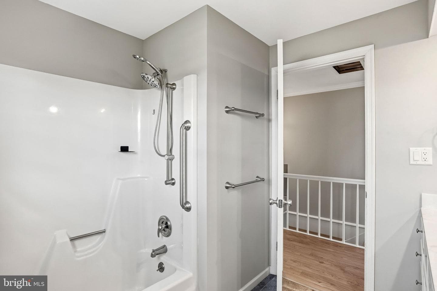 1003 E Cherry Street photo 32