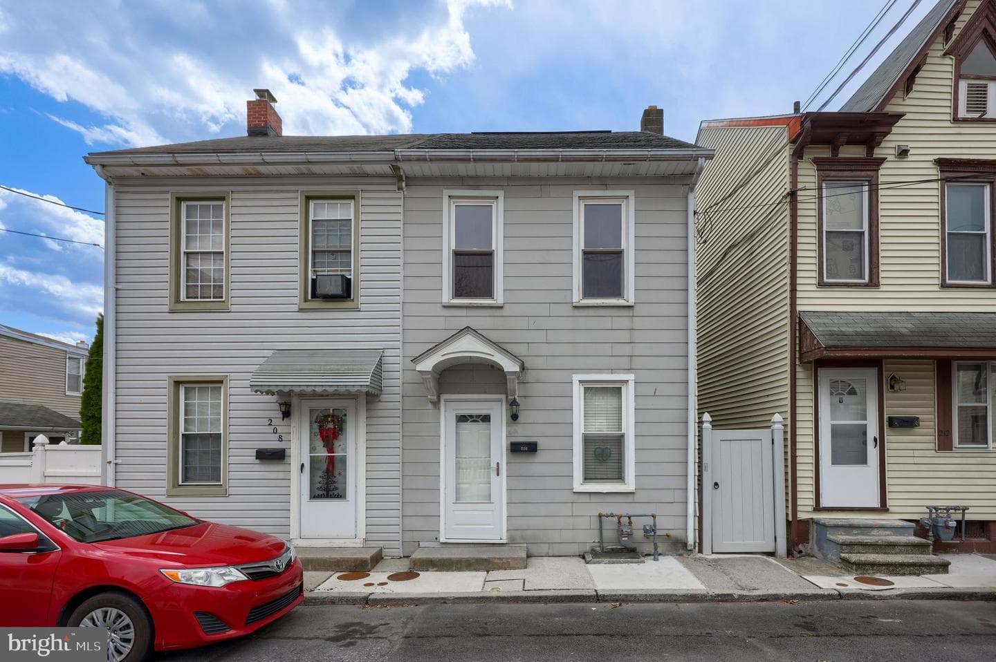 210 Guilford Street photo 3