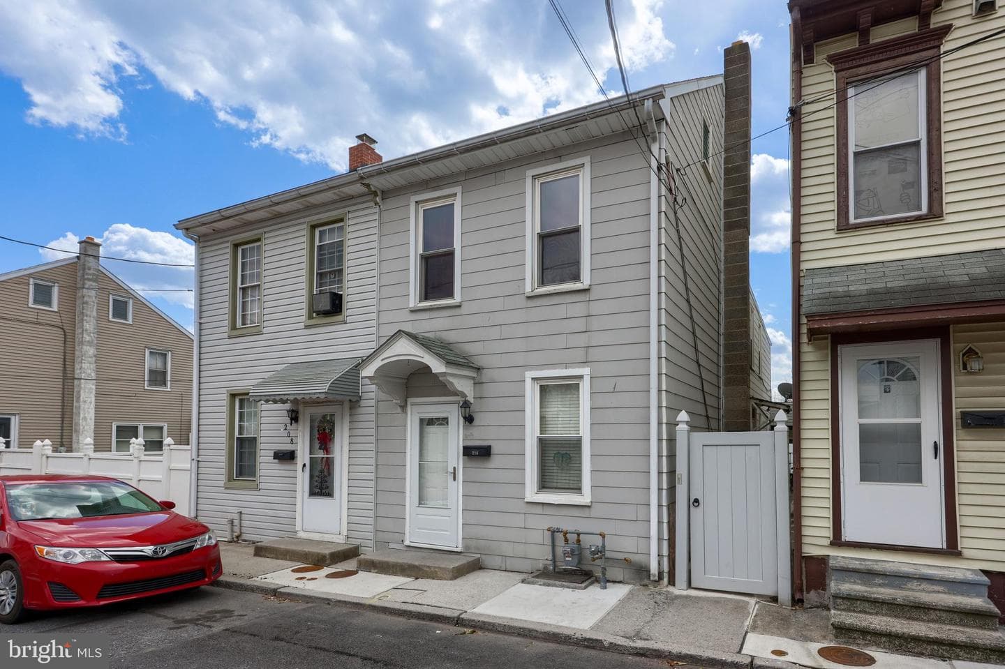 210 Guilford Street photo 4