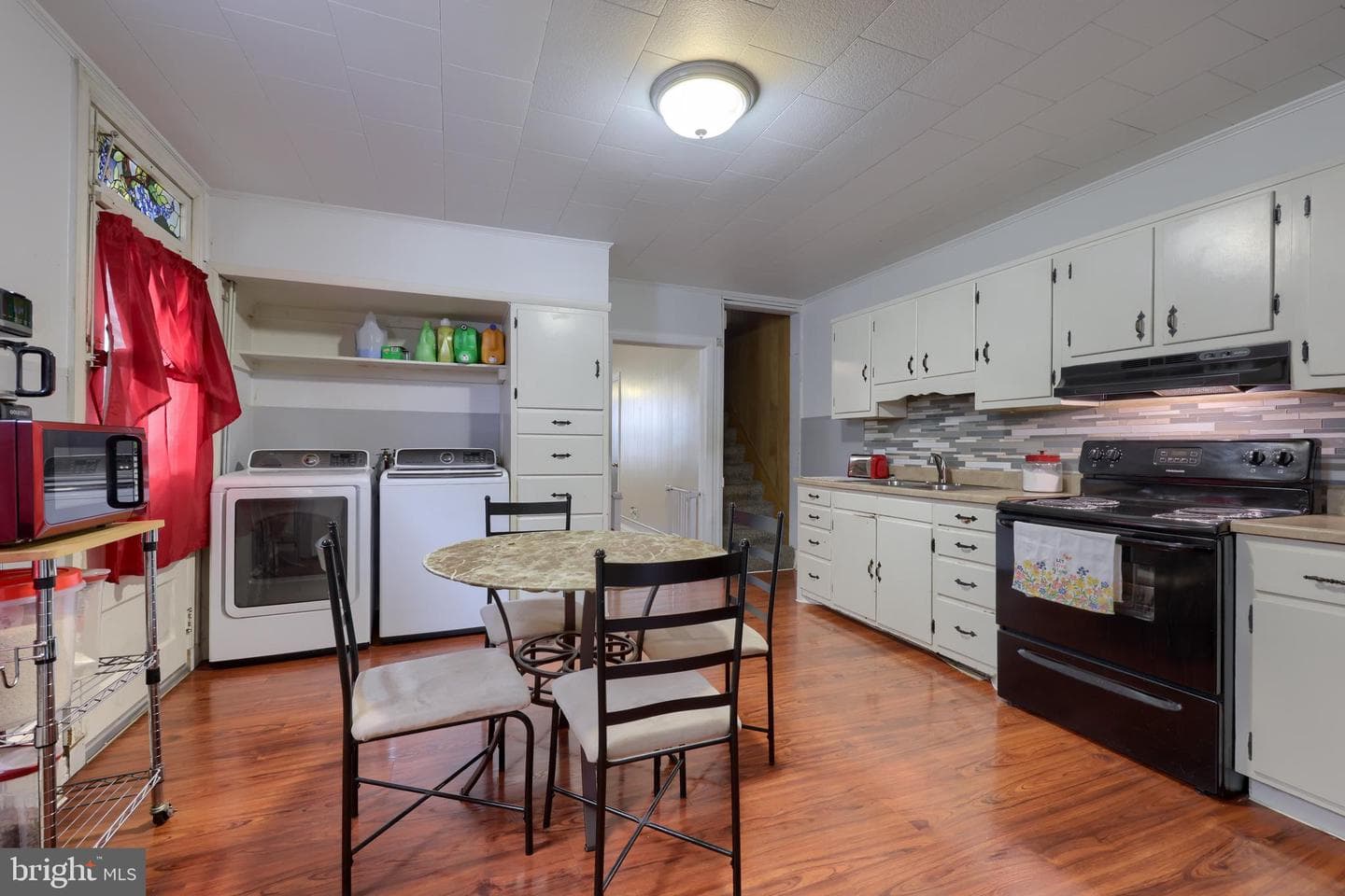 210 Guilford Street photo 7