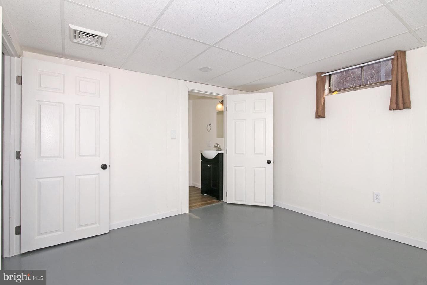 900 State Drive photo 35
