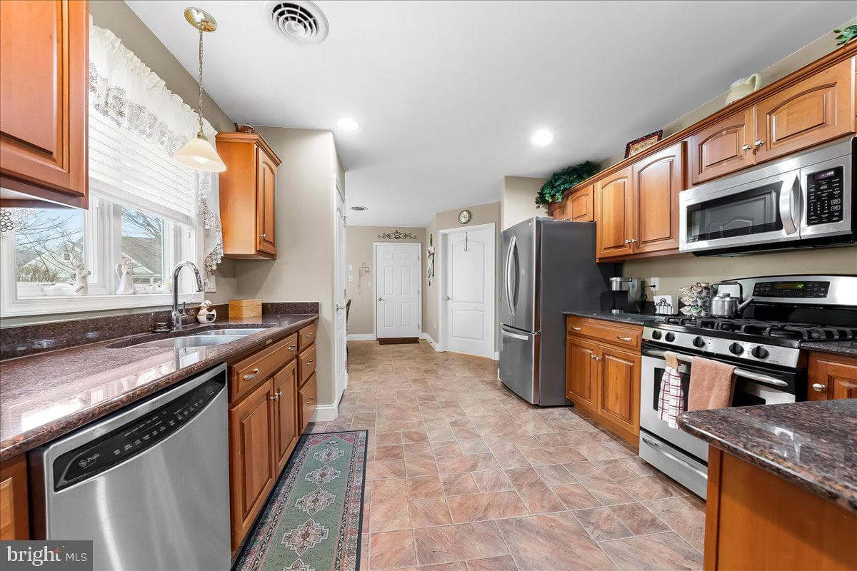 1011 Percy Lane photo 11