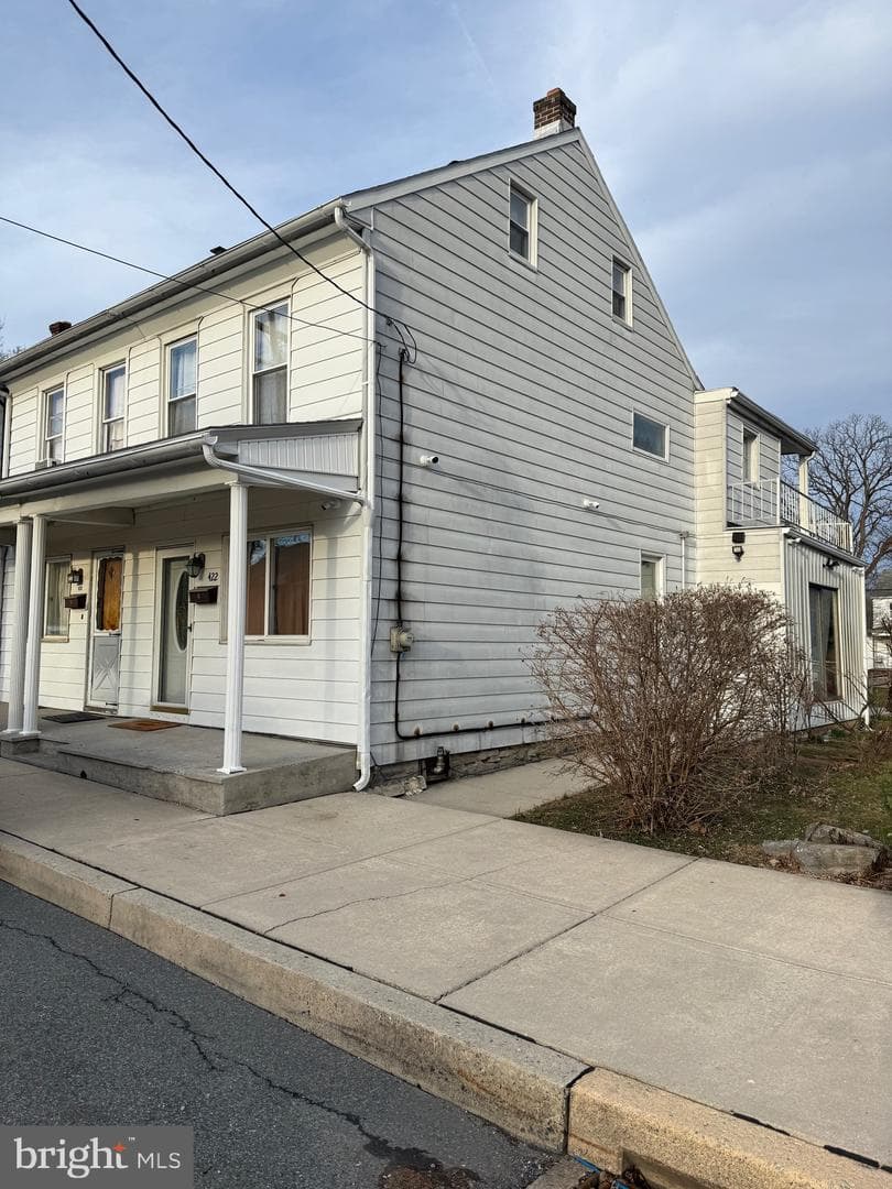 422 S 6th Street photo 2