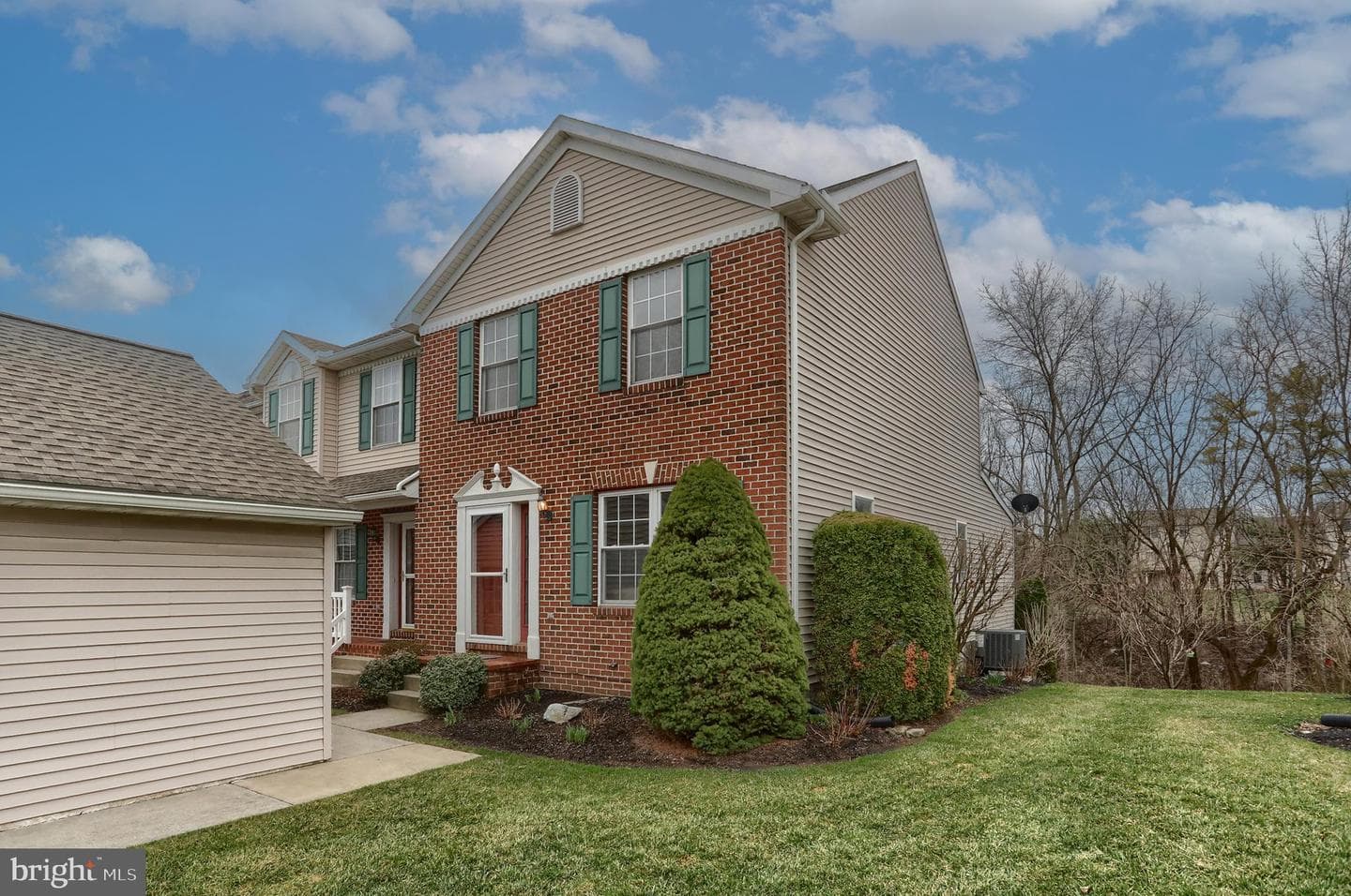 174 Spruce Ct photo 2