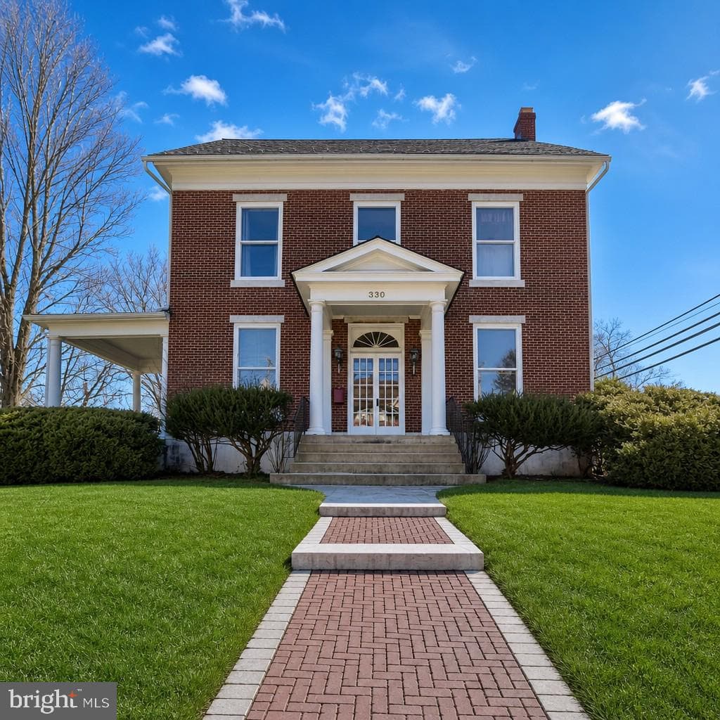 330 E Main St, Annville