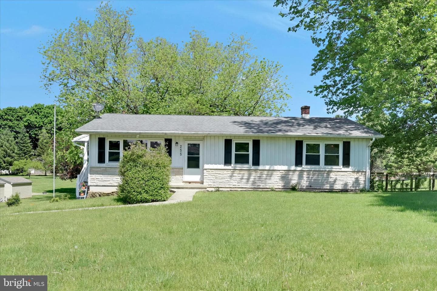 255 Kathy Court photo 3