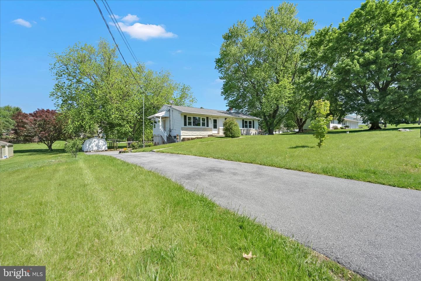 255 Kathy Court photo 36