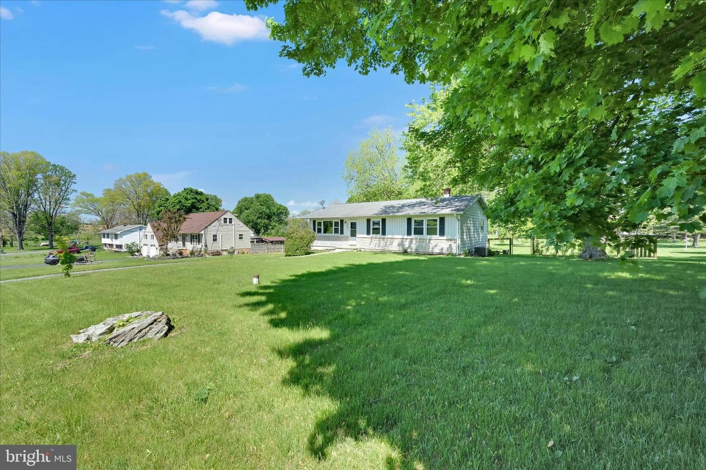 255 Kathy Court photo 37