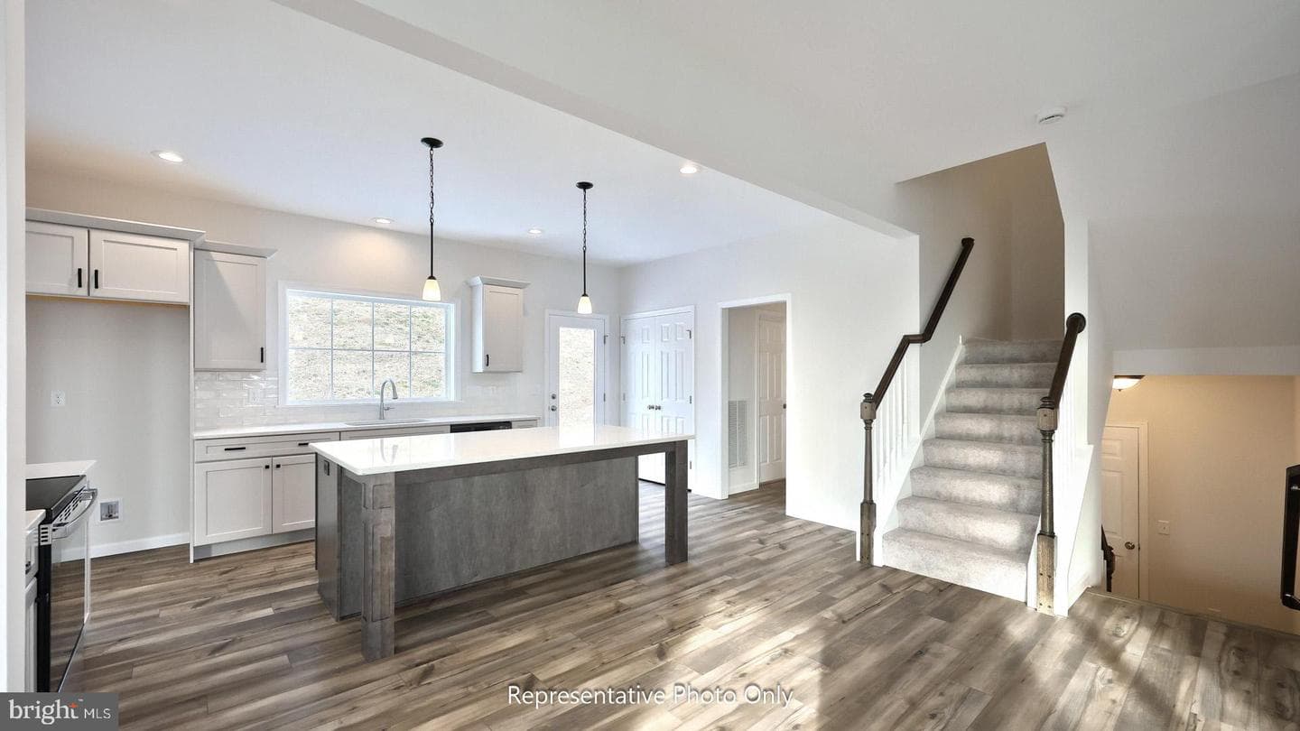 641 Sunset Boulevard photo 19