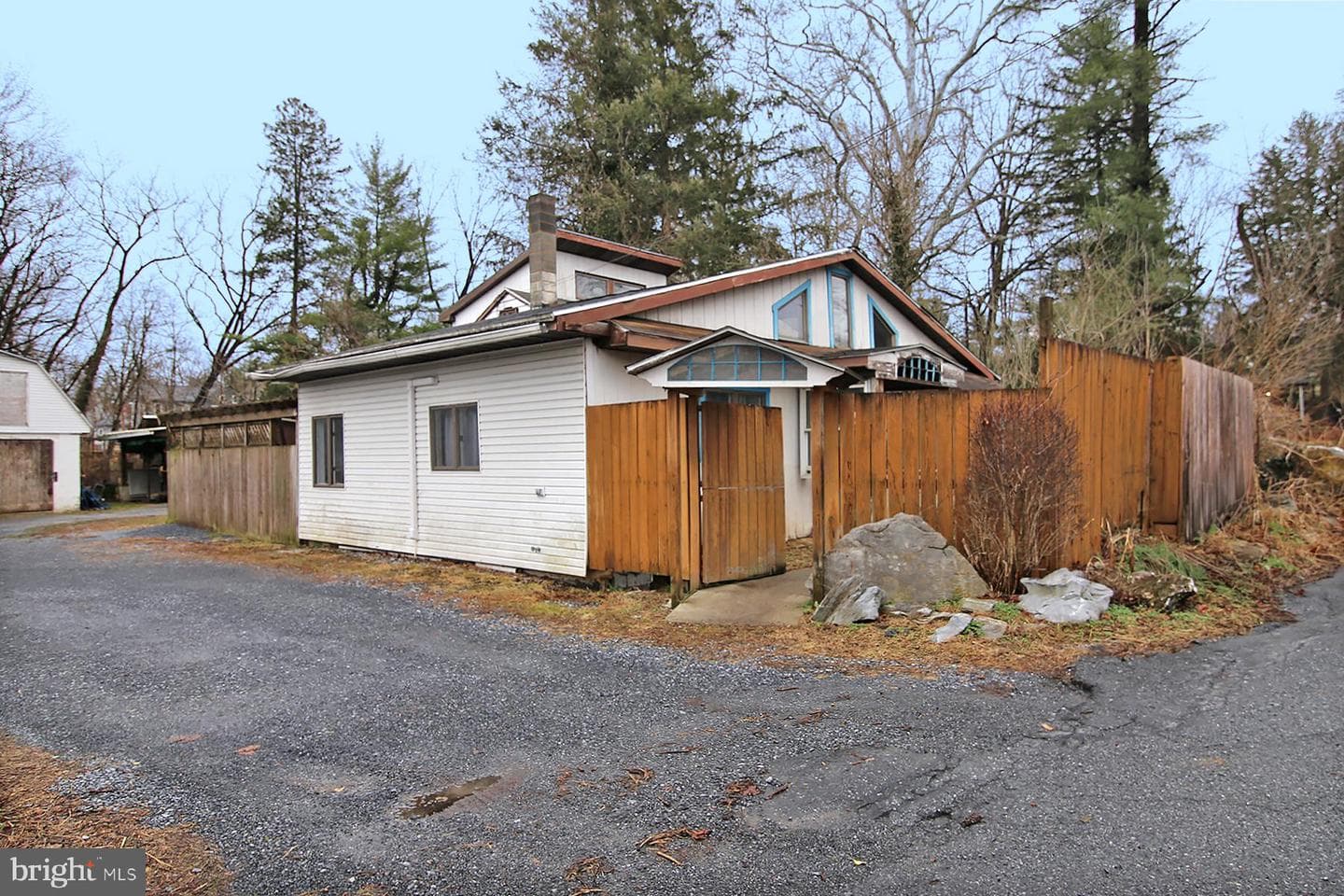 672 Ono Road photo 1