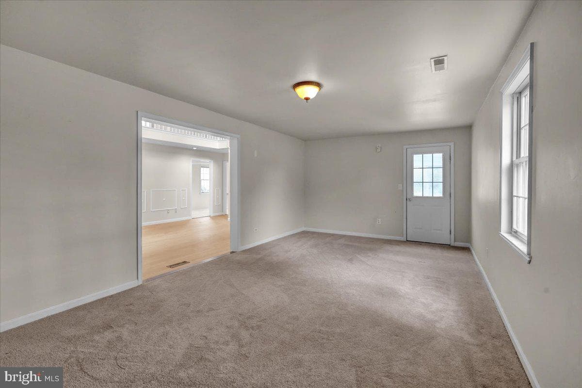 47 Norway Lane photo 23