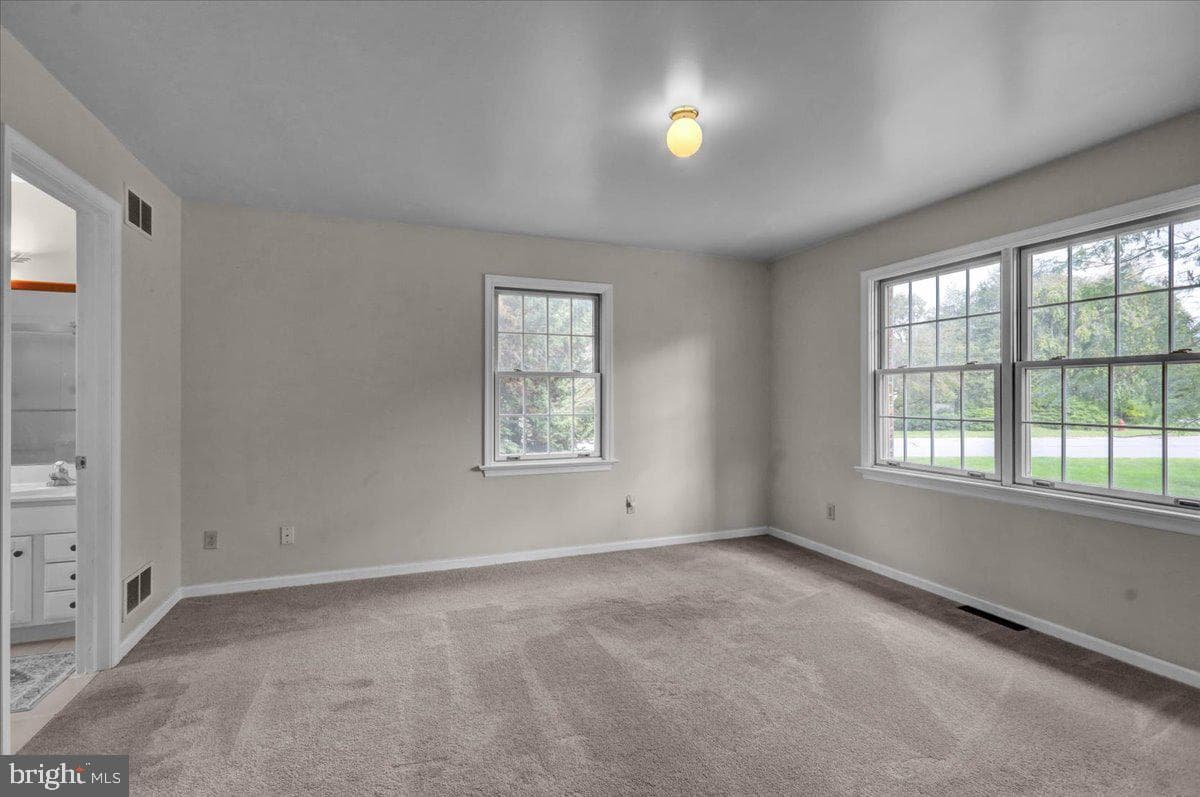 47 Norway Lane photo 24