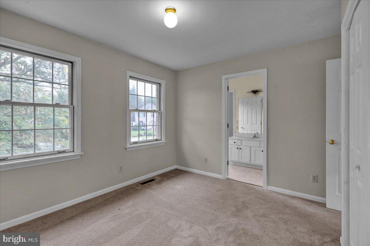 47 Norway Lane photo 31