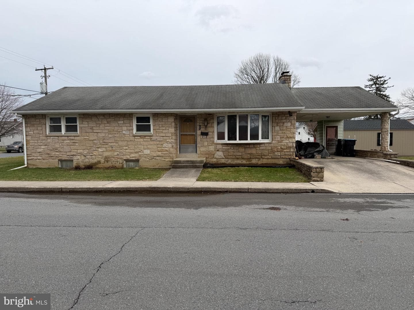 90 E Hazel Street photo 1