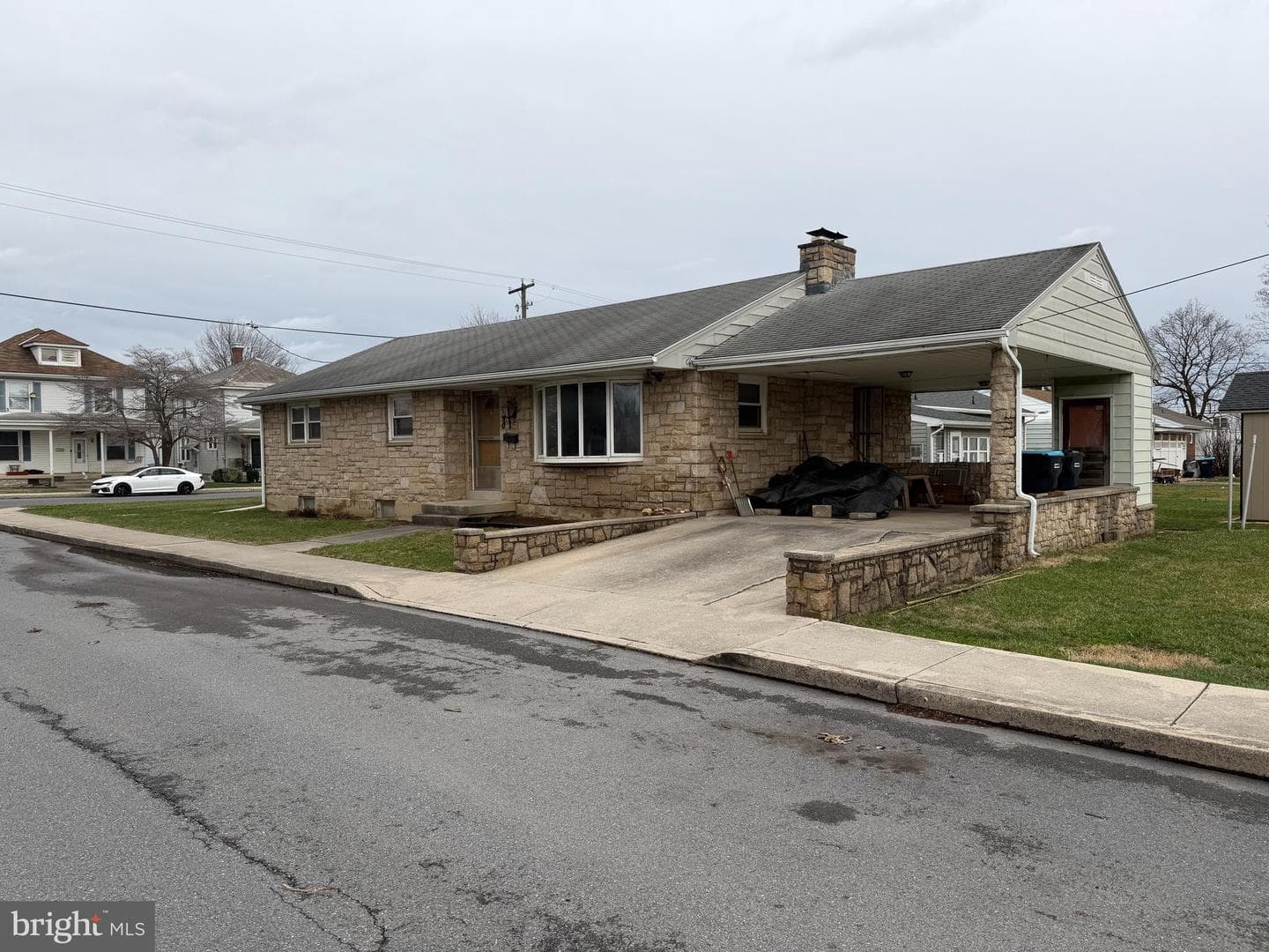 90 E Hazel Street photo 2