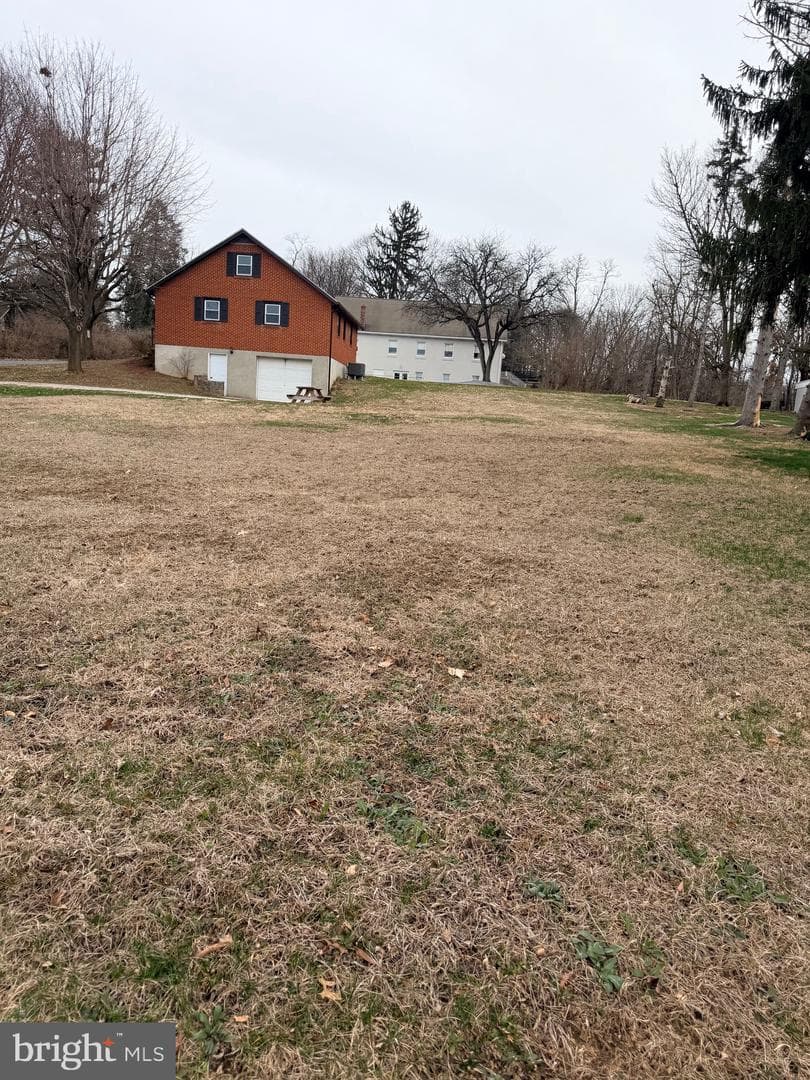 1220 Spruce Street photo 3