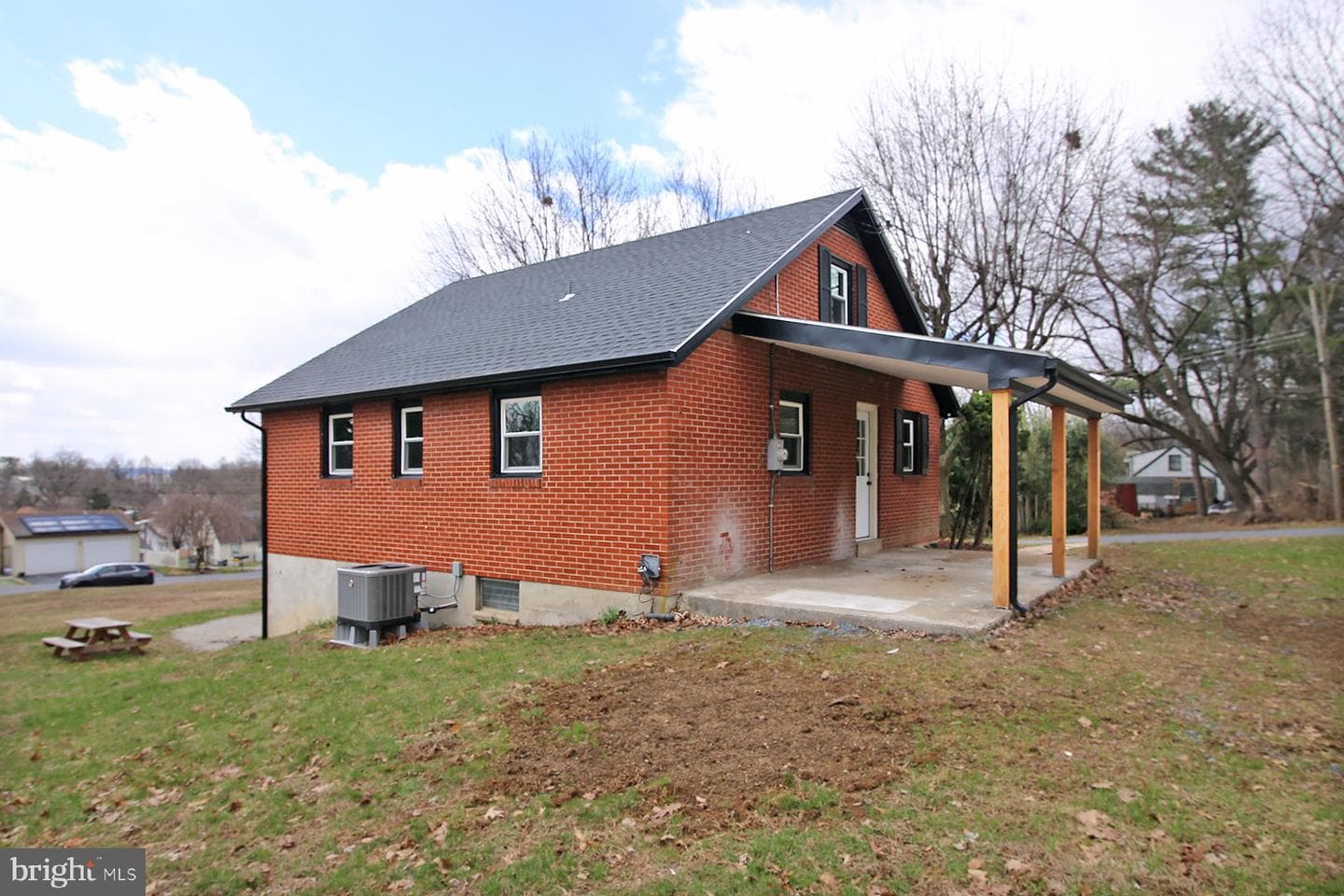 1220 Spruce Street photo 4