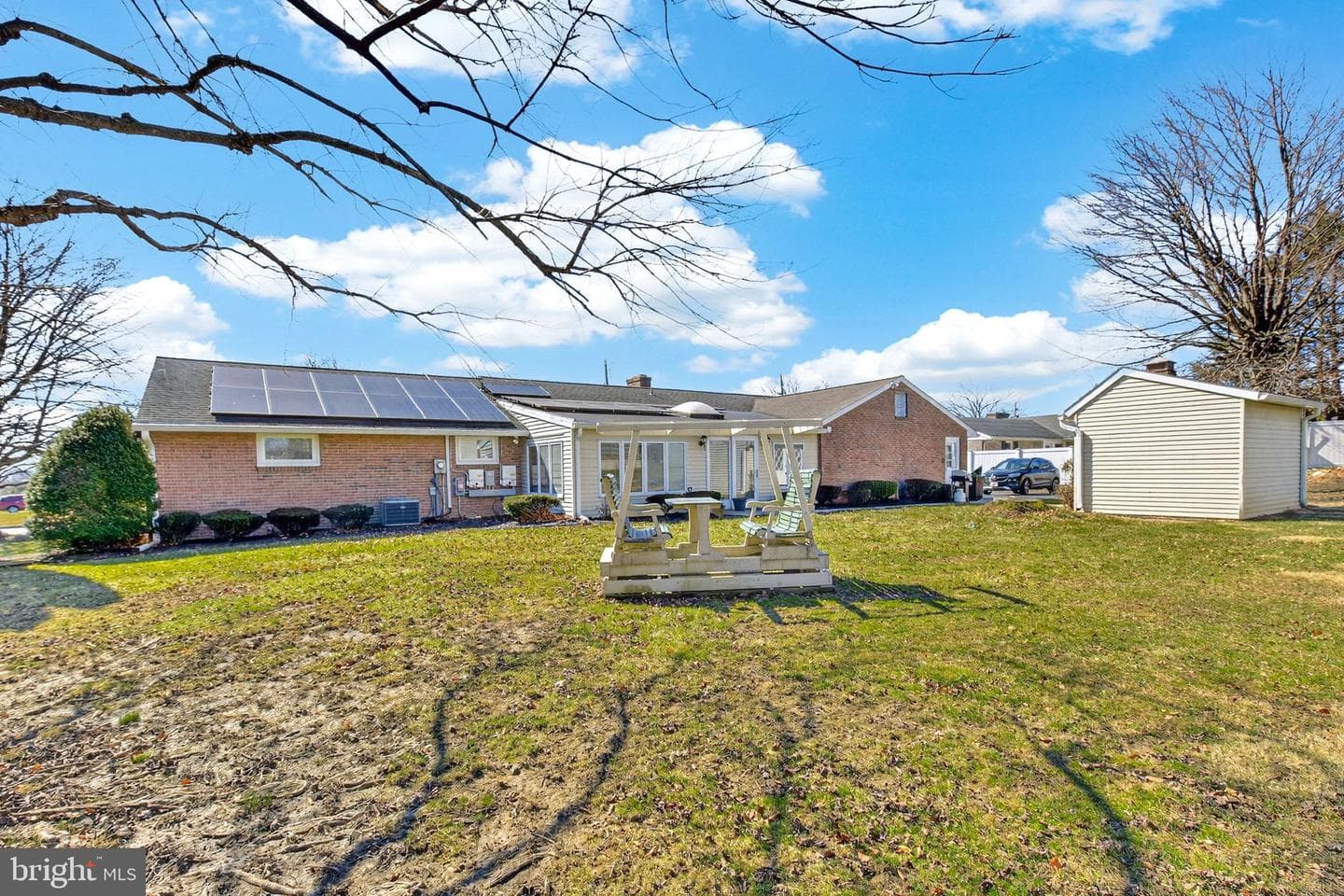 1099 Cedar Crest Drive photo 4