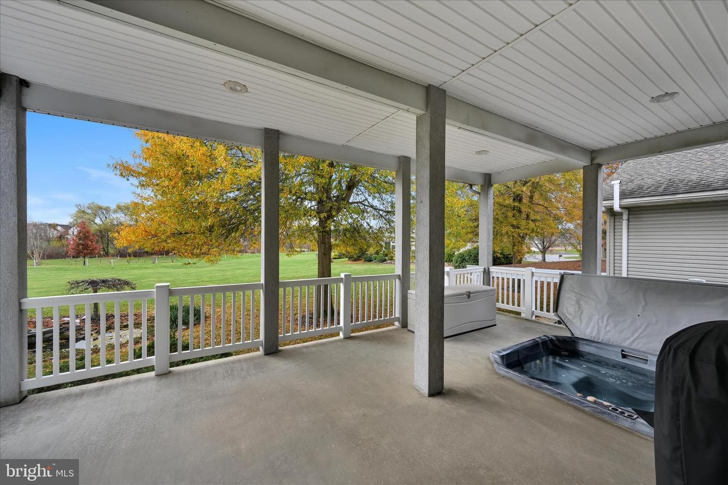 725 Brookside Lane photo 4