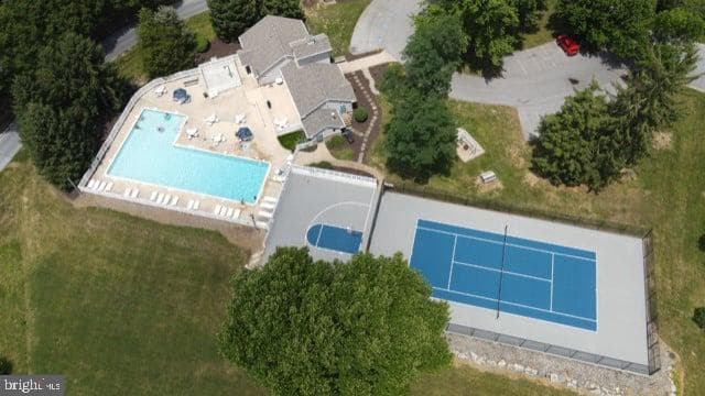 725 Brookside Lane photo 8