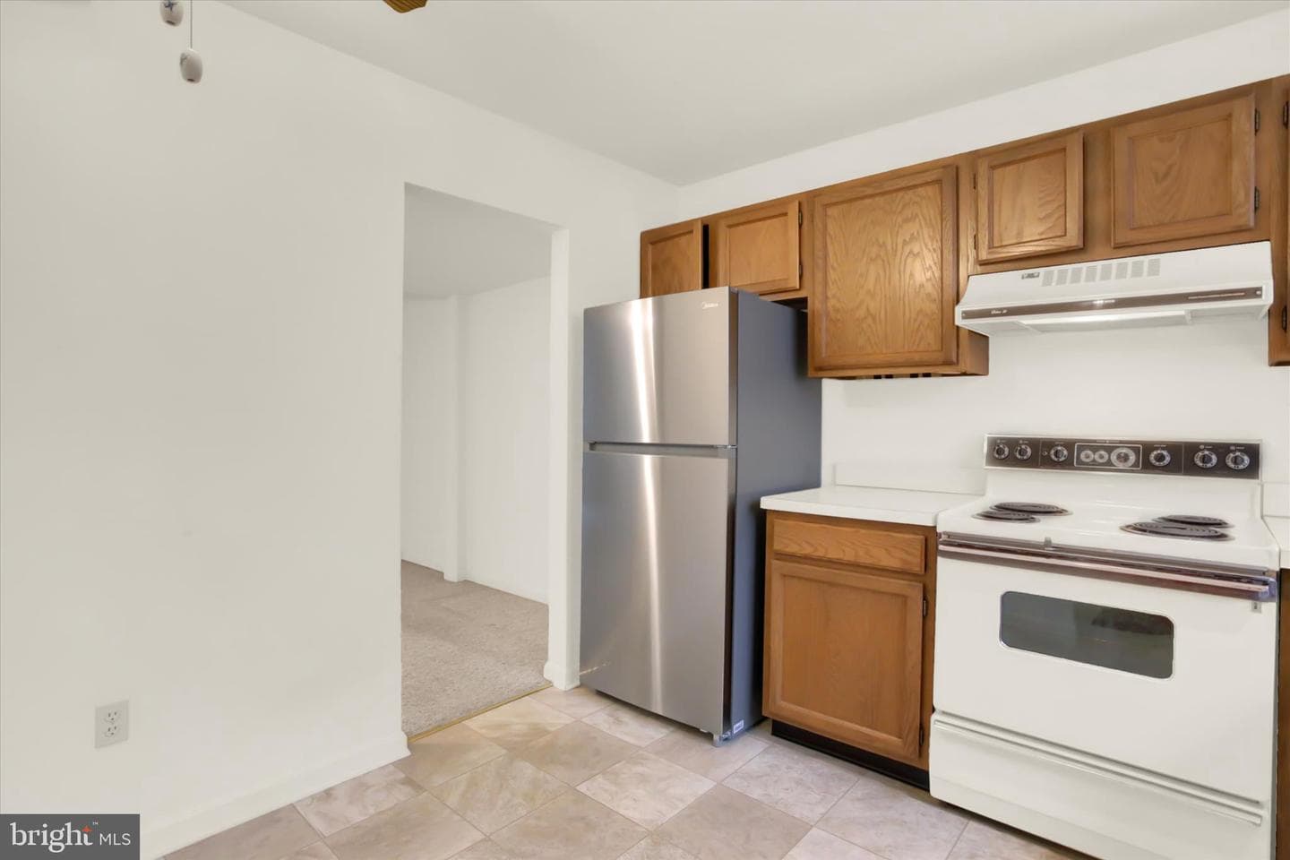 511 Cambridge Court photo 11