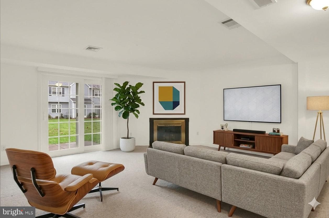 511 Cambridge Court photo 15