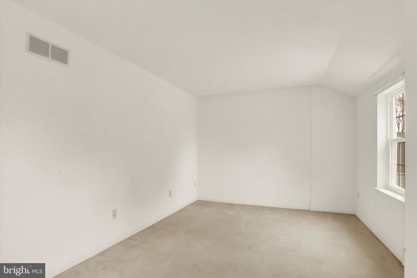 511 Cambridge Court photo 27