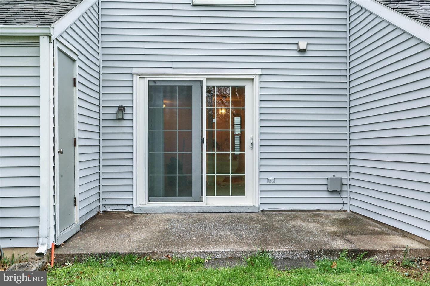 511 Cambridge Court photo 31