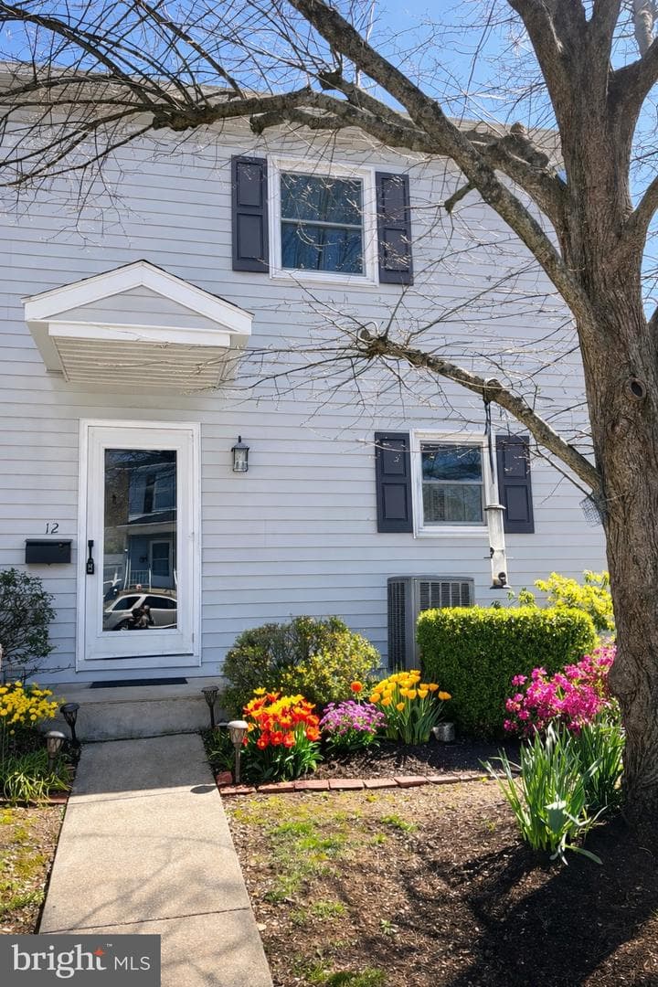 12 E Poplar Street