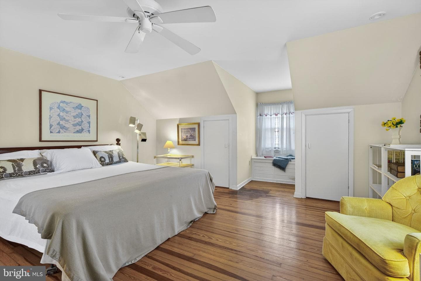 108 S Locust Street photo 22