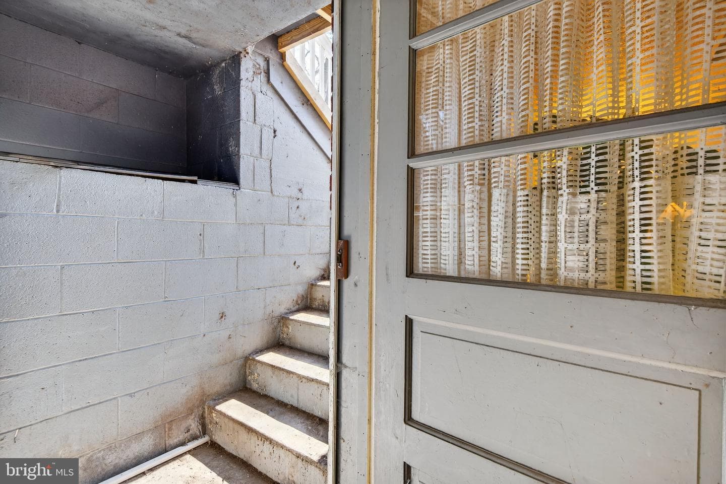 108 S Locust Street photo 34