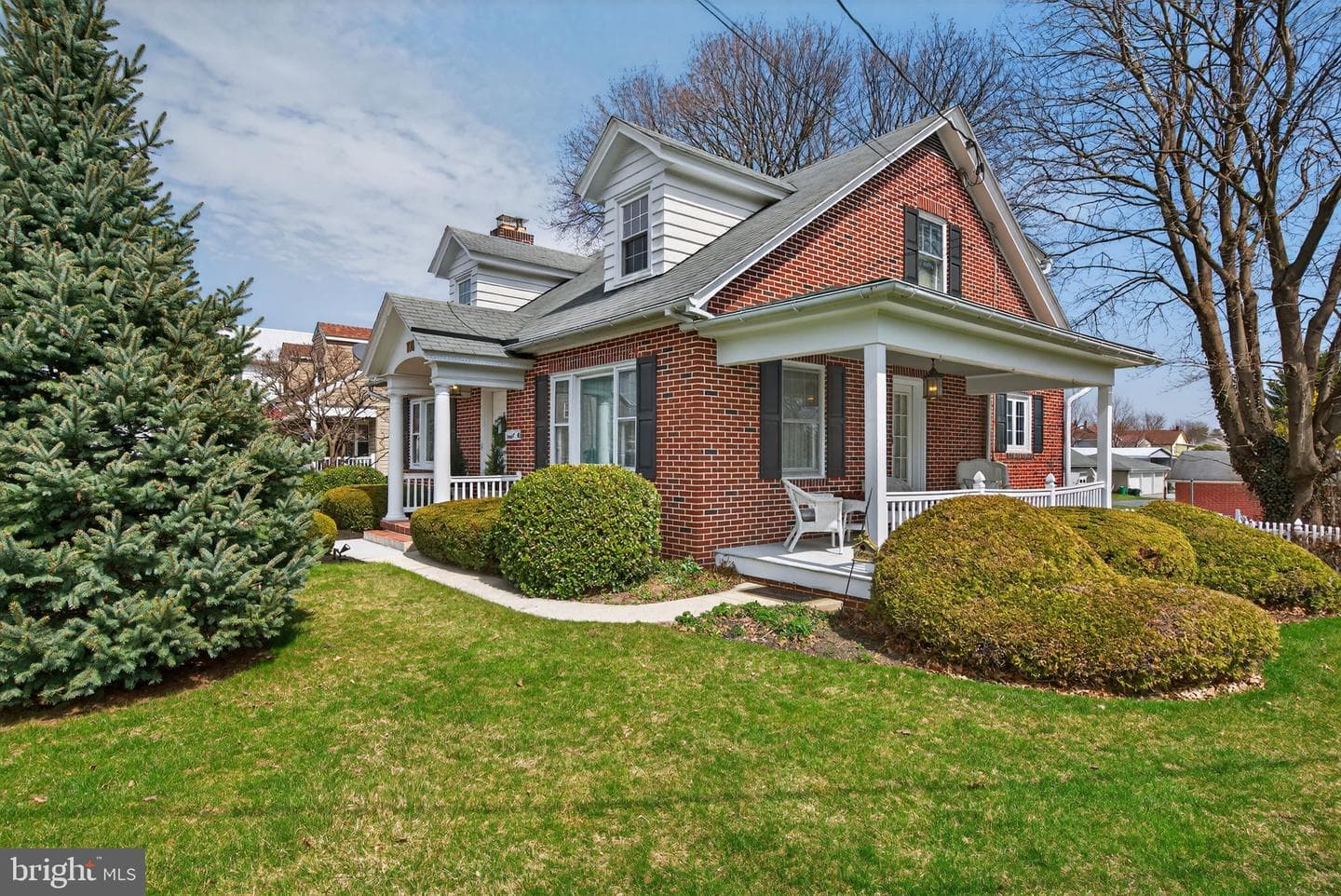 108 S Locust Street photo 39