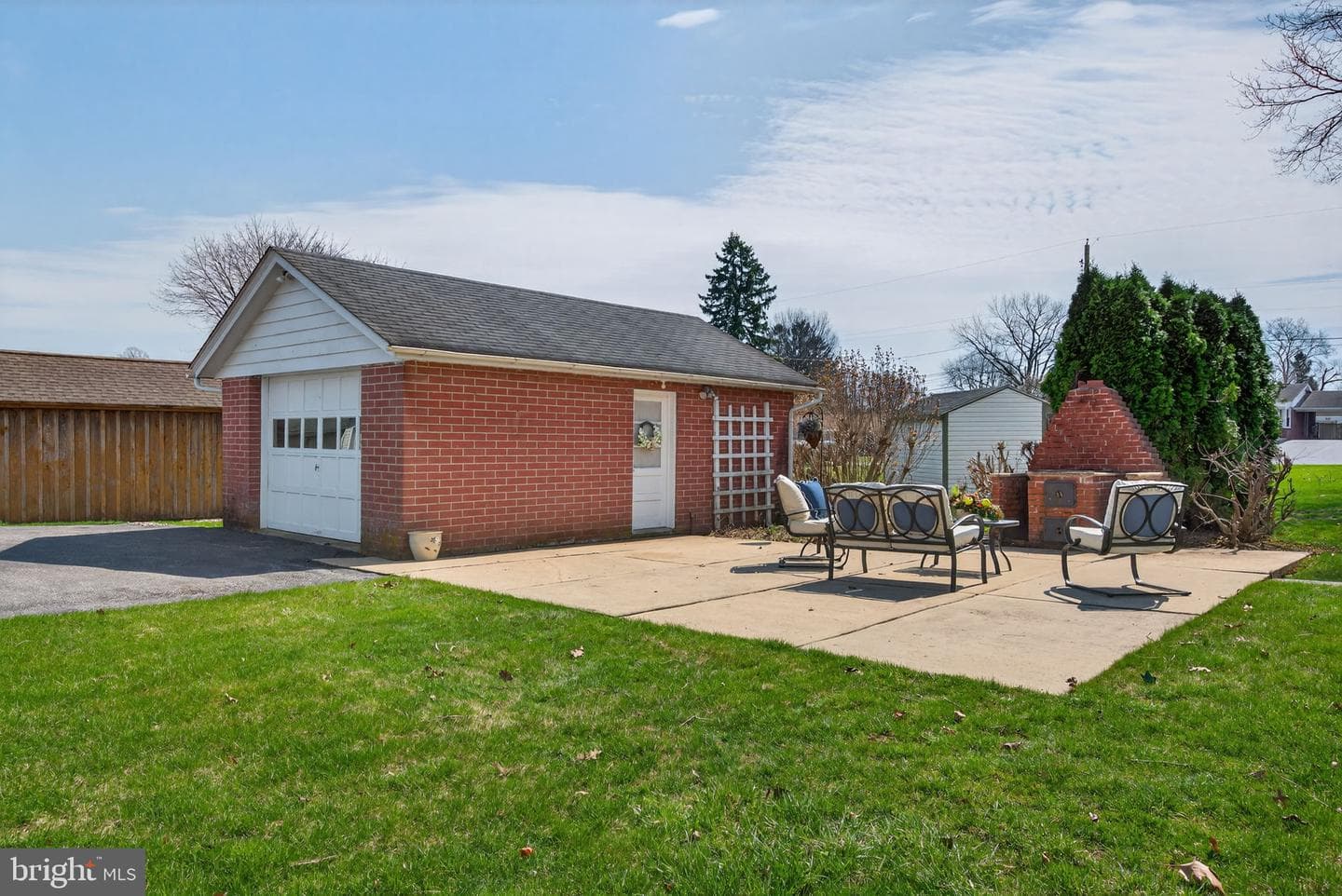 108 S Locust Street photo 49