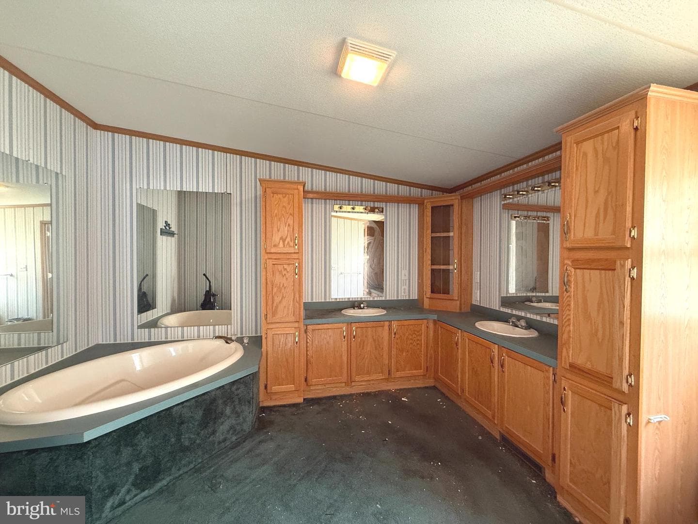 154 W Spruce Street photo 22